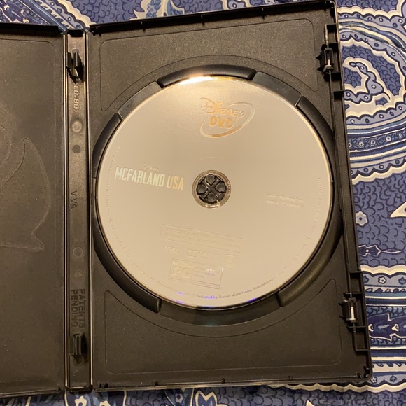 🌿Gently used!Disney’s McFarland USA DVD - Picture 2 of 4